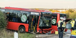 Einfach umgeknickt: der verunfallte Gelenkbus.